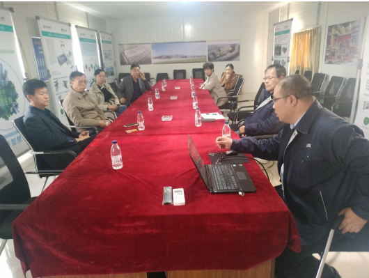 河北省重點辦李主任、市發(fā)改委重點辦張魁主任等領(lǐng)導(dǎo)到訪精工綠筑項目部(圖1)